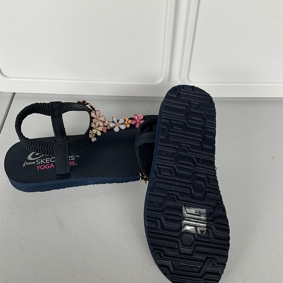 Cali by Skechers - Picture 2 of 2